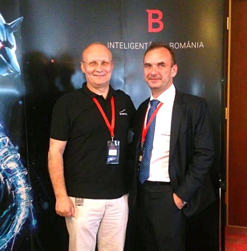 Bitdefender ပူးတွဲတည်ထောင်သူ Florin Talpes သည် Bitdefender ပွဲအခမ်းအနားတစ်ခုတွင် ဒေသဆိုင်ရာအဖွဲ့နှင့်အတူ