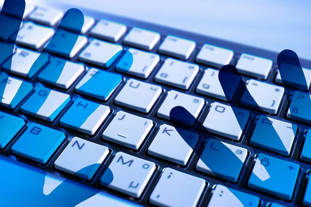 STRRAT RAT MALWARE စည်းရုံးသိမ်းသွင်းမှုအသစ်များမှ ၎င်းတို့သည် ခံရသူအား RANSOMWARE ၏ သားကောင်အဖြစ် ကျရောက်သွားပြီဟု ယုံကြည်စေကြောင်း သုတေသီများမှ တွေ့ရှိခြင်း